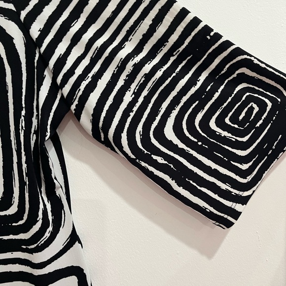 Chico's Black and White Zebra Print Top H-3 - Picture 3 of 9